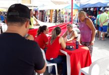 Secretaria de Saúde leva ação “Dezembro Vermelho” à feira livre de Jucurutu